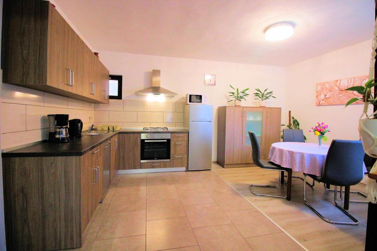 Apartment Leana Селце Экстерьер фото